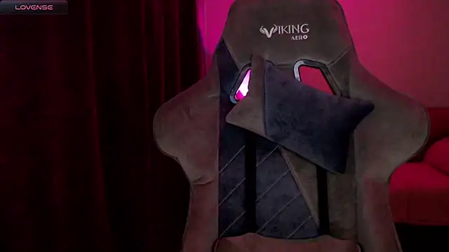 Ohmy Nora  online show from March 4, 2025, 2:06 am