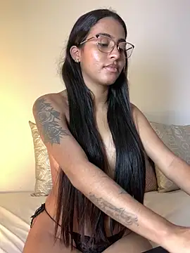 Snapshot of genesissara chatting on March 18, 2025, 2:36 am genesissara online show from March 18, 2025, 2:36 am