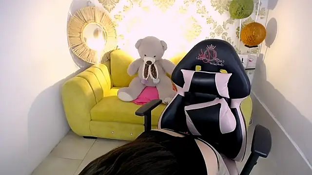 Snapshot of natyk_m chatting on March 20, 2025, 1:37 pm natyk m online show from March 20, 2025, 1:37 pm