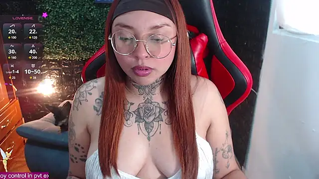 Snapshot of natyk_m chatting on October 31, 2025, 2:18 pm natyk m online show from October 31, 2025, 2:18 pm