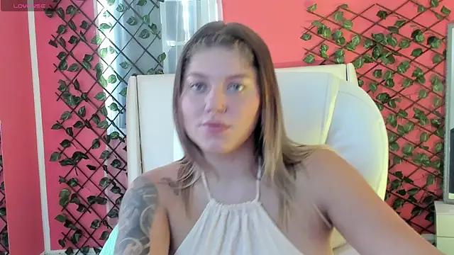 Snapshot of alaia_greyy chatting on June 11, 2026, 12:58 pm alaia greyy online show from June 11, 2026, 12:58 pm