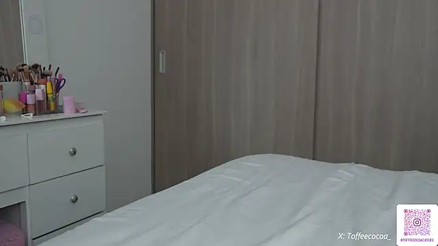 sophi lii online show from October 6, 2025, 5:32 pm