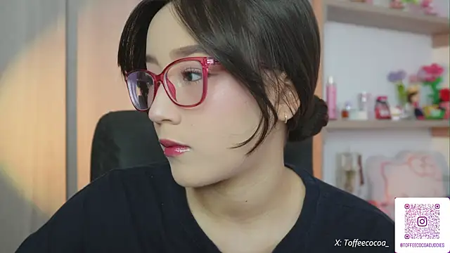 Snapshot of sophi_lii chatting on July 15, 2026, 9:42 pm sophi lii online show from July 15, 2026, 9:42 pm