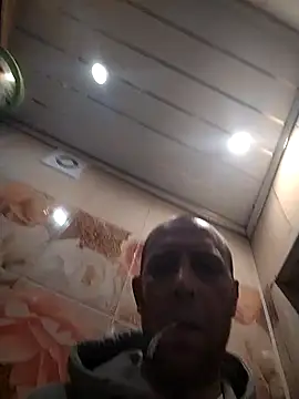 Snapshot of MaxDevilWhite chatting on November 8, 2025, 6:24 am MaxDevilWhite online show from November 8, 2025, 6:24 am