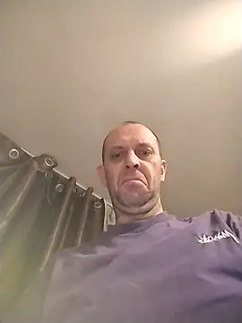 Snapshot of MaxDevilWhite chatting on November 26, 2025, 5:25 pm MaxDevilWhite online show from November 26, 2025, 5:25 pm