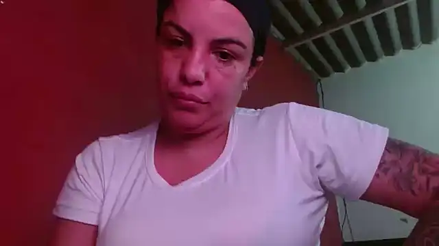 Snapshot of Tammyymilf chatting on November 21, 2025, 9:35 pm Tammyymilf online show from November 21, 2025, 9:35 pm