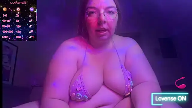 curvycate127 online show from August 4, 2026, 6:27 am