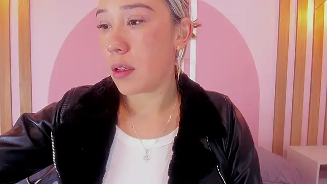 Lannajansen online show from March 3, 2026, 1:28 pm