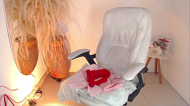 Sofi BBW online show from December 5, 2025, 12:47 pm