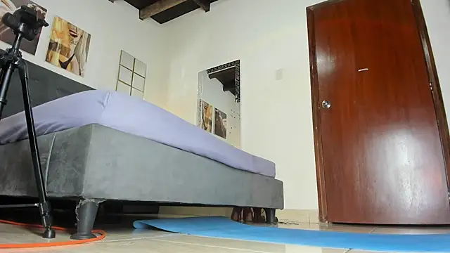 Snapshot of Akemirosse chatting on March 14, 2025, 5:16 am Akemirosse online show from March 14, 2025, 5:16 am