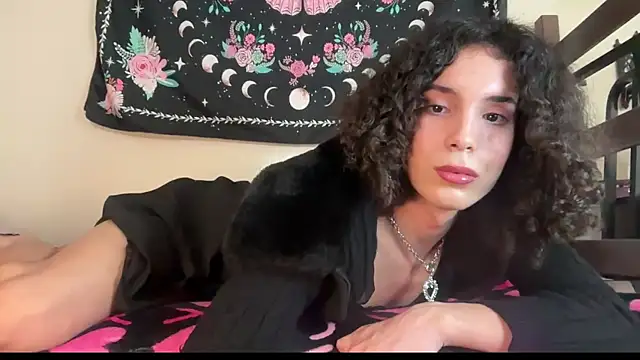 Snapshot of KatValentine222 chatting on January 24, 2025, 10:08 pm KatValentine222 online show from January 24, 2025, 10:08 pm