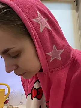 Snapshot of White_Lu chatting on February 7, 2025, 1:47 am White Lu online show from February 7, 2025, 1:47 am