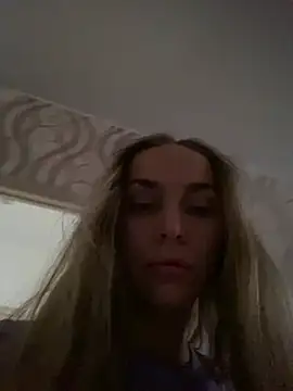 Snapshot of White_Lu chatting on February 11, 2025, 5:58 am White Lu online show from February 11, 2025, 5:58 am