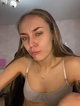 Snapshot of White_Lu chatting on February 15, 2025, 2:26 am White Lu online show from February 15, 2025, 2:26 am