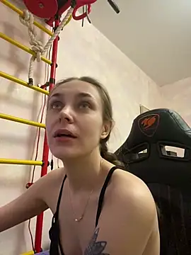 Snapshot of White_Lu chatting on February 24, 2025, 12:20 am White Lu online show from February 24, 2025, 12:20 am