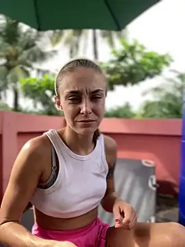 Snapshot of White_Lu chatting on September 28, 2025, 2:06 am White Lu online show from September 28, 2025, 2:06 am