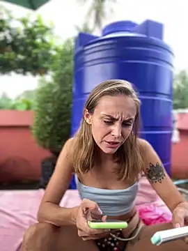 Snapshot of White_Lu chatting on November 26, 2025, 2:12 am White Lu online show from November 26, 2025, 2:12 am