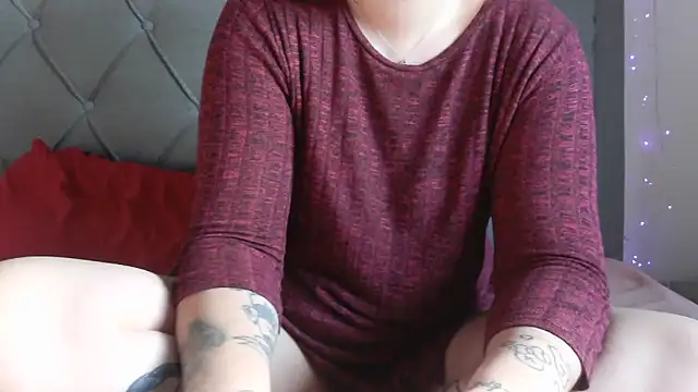 bunnyfox420 online show from April 24, 2026, 7:44 am