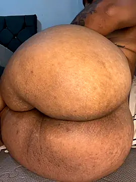 Snapshot of Charlotte_bronxxx chatting on December 5, 2025, 10:57 am Charlotte bronxxx online show from December 5, 2025, 10:57 am