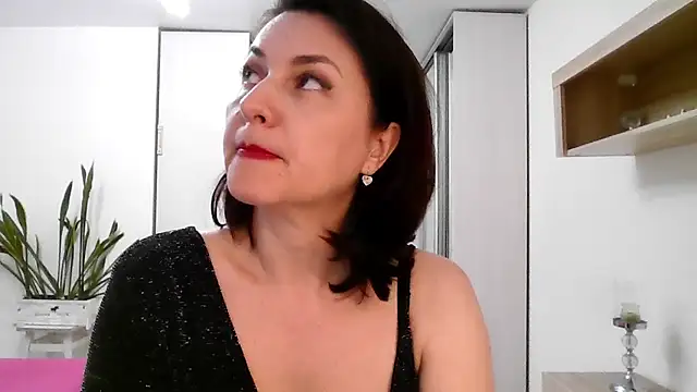 Victoria Glam online show from April 29, 2026, 5:41 pm