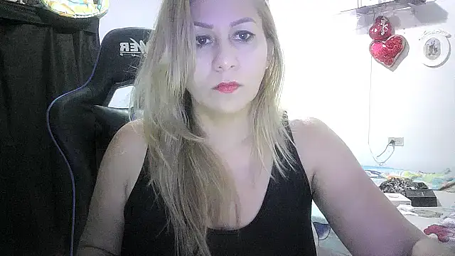 Snapshot of mariana0x chatting on October 9, 2025, 1:42 pm mariana0x online show from October 9, 2025, 1:42 pm