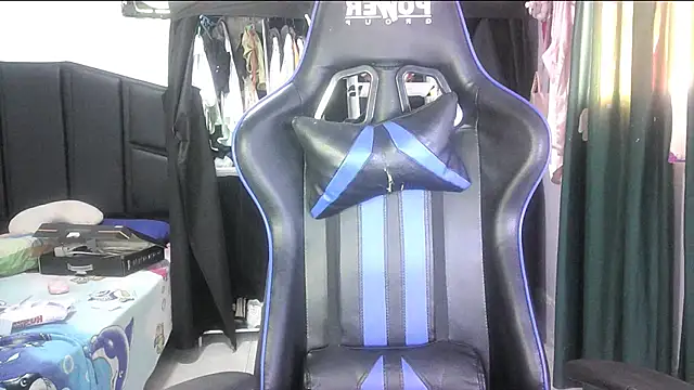 Snapshot of mariana0x chatting on October 14, 2025, 7:47 pm mariana0x online show from October 14, 2025, 7:47 pm