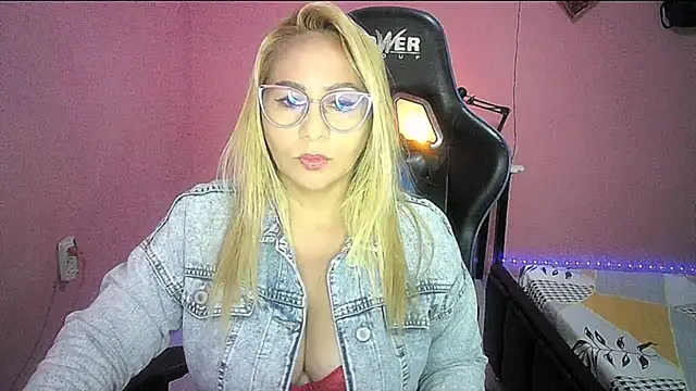 mariana0x online show from April 10, 2026, 12:10 pm