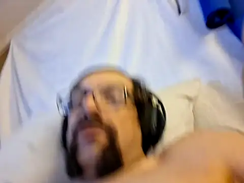 Snapshot of Johndis805 chatting on November 20, 2025, 8:19 pm Johndis805 online show from November 20, 2025, 8:19 pm