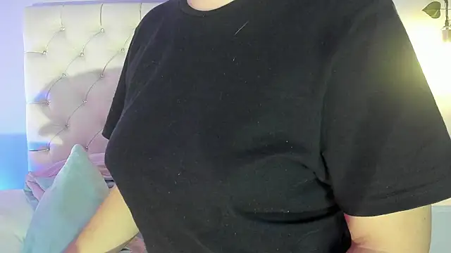 Hannah Jonhson online show from February 23, 2025, 3:45 am