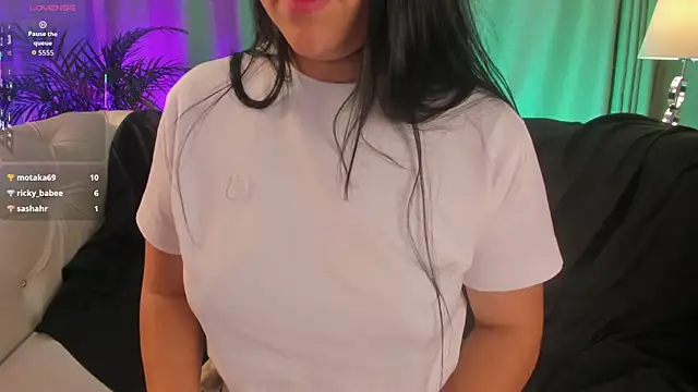 Hannah Jonhson online show from September 14, 2025, 6:34 am