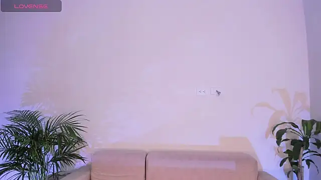 Hannah Jonhson online show from December 3, 2025, 3:58 am