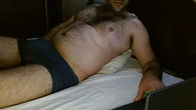 Snapshot of _tuga_man_ chatting on April 17, 2026, 11:52 pm tuga man online show from April 17, 2026, 11:52 pm