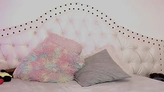 isabelajonesgl online show from October 23, 2025, 5:23 pm