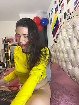 isabelajonesgl online show from June 13, 2026, 7:45 pm
