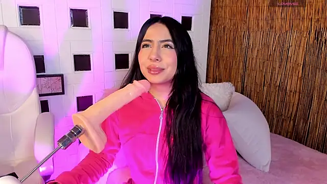 Snapshot of aniie_west chatting on March 13, 2025, 12:46 pm aniie west online show from March 13, 2025, 12:46 pm