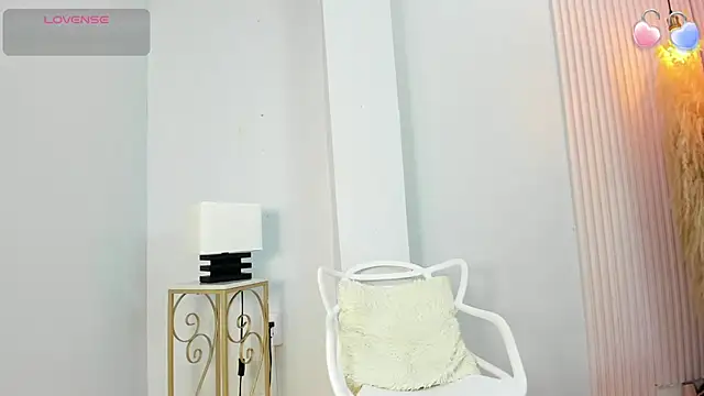 Snapshot of alana_rossetti chatting on May 13, 2026, 3:15 am alana rossetti online show from May 13, 2026, 3:15 am