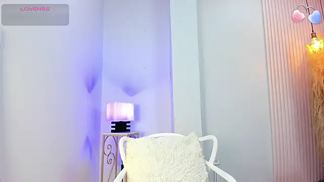 Snapshot of alana_rossetti chatting on June 16, 2026, 12:08 pm alana rossetti online show from June 16, 2026, 12:08 pm