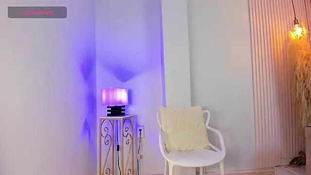 Snapshot of alana_rossetti chatting on July 1, 2026, 12:18 pm alana rossetti online show from July 1, 2026, 12:18 pm