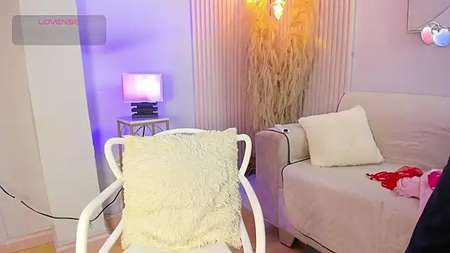Snapshot of alana_rossetti chatting on July 8, 2026, 12:09 pm alana rossetti online show from July 8, 2026, 12:09 pm