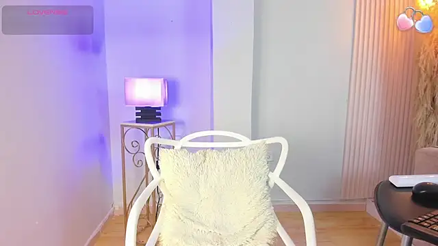 Snapshot of alana_rossetti chatting on July 22, 2026, 12:19 pm alana rossetti online show from July 22, 2026, 12:19 pm