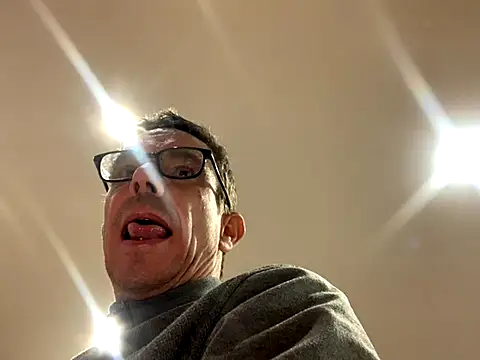 Kenhornu online show from November 24, 2025, 5:01 pm