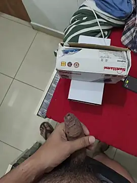 Snapshot of randit7 chatting on November 14, 2025, 1:43 pm randit7 online show from November 14, 2025, 1:43 pm