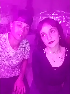 parejarica420 online show from May 11, 2026, 3:12 am