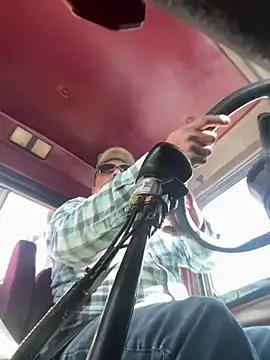 Snapshot of luiriv04 chatting on January 28, 2025, 5:03 pm luiriv04 online show from January 28, 2025, 5:03 pm