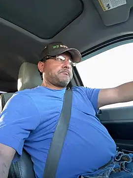 Snapshot of luiriv04 chatting on March 2, 2025, 12:20 am luiriv04 online show from March 2, 2025, 12:20 am