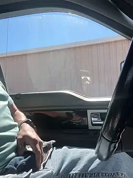 Snapshot of luiriv04 chatting on October 20, 2025, 6:19 pm luiriv04 online show from October 20, 2025, 6:19 pm