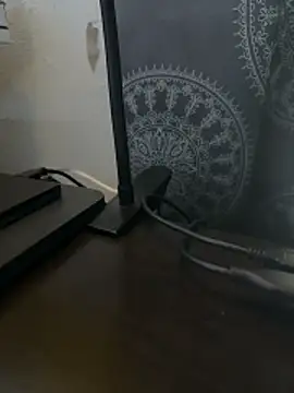 Snapshot of luiriv04 chatting on November 29, 2025, 10:29 am luiriv04 online show from November 29, 2025, 10:29 am