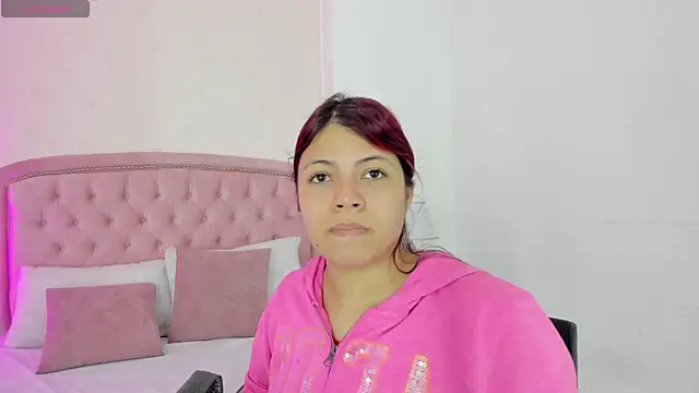 Snapshot of Kendall__Fox chatting on October 25, 2025, 5:15 am Kendall Fox online show from October 25, 2025, 5:15 am