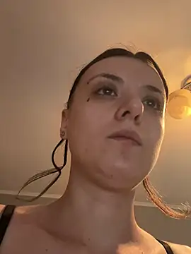 bunnythetailor online show from February 2, 2025, 7:14 pm