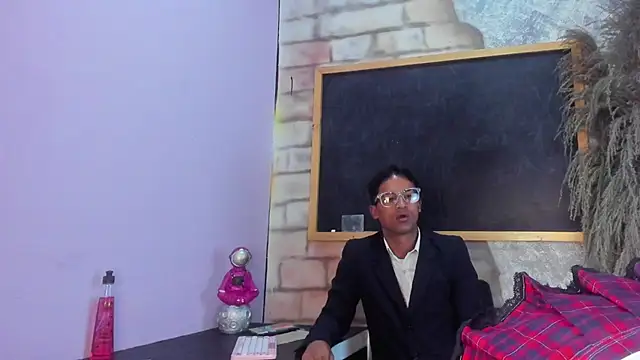 Nikki and Mayk online show from March 14, 2026, 2:39 am